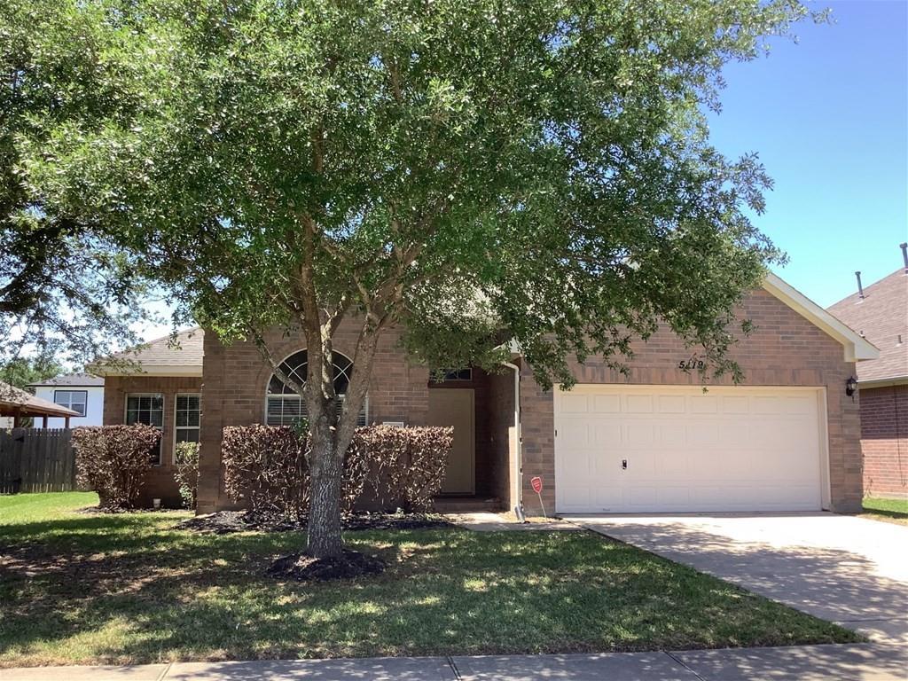 Foto principal - 5119 Westwood Pines Dr