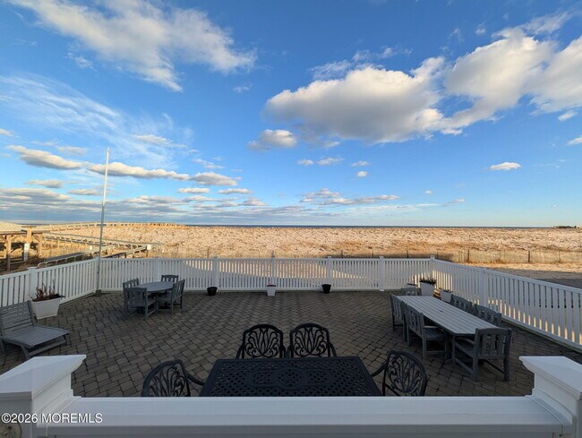 Foto del edificio - 2400 Oceanfront