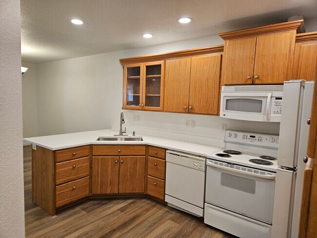 Building Photo - lenft02