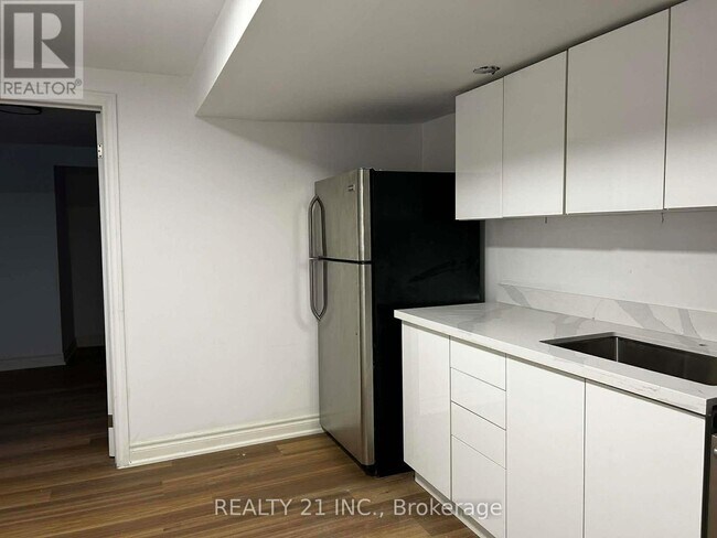 Photo du bâtiment - 164 Williamson Dr E