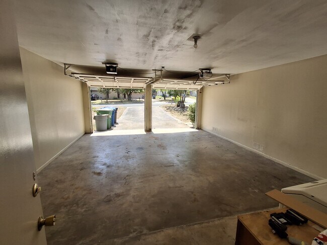 Building Photo - 8516 Norwich Dr