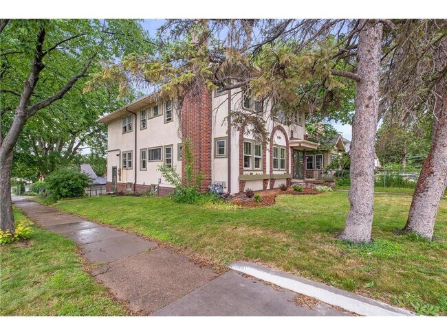 Building Photo - 4054 Oakland Ave S