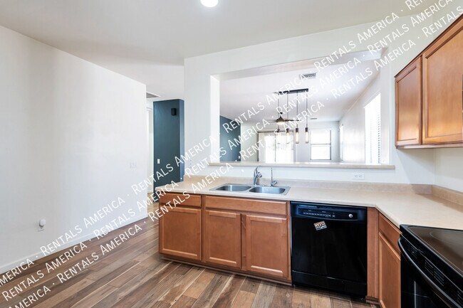 Building Photo - 3323 S Lakeside Ridge Loop