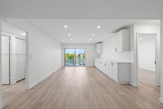 Foto del edificio - 7765 SW 86th St