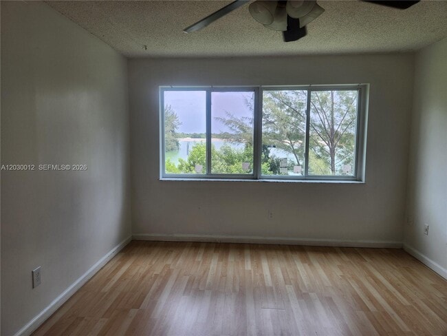 Building Photo - 14820 Naranja Lakes Blvd
