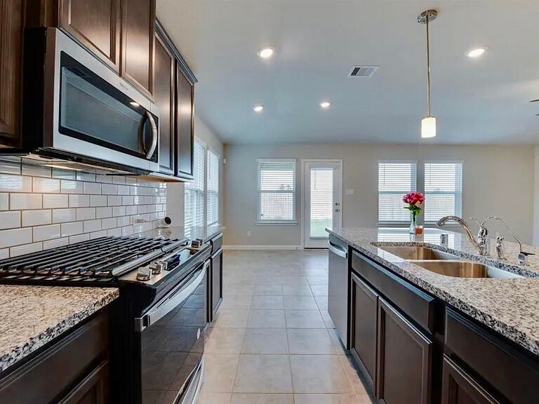 Foto del edificio - 2418 Humble Wy