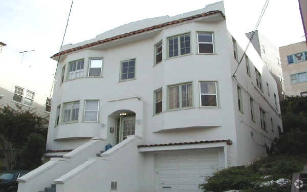 Building Photo - 642 Beacon St