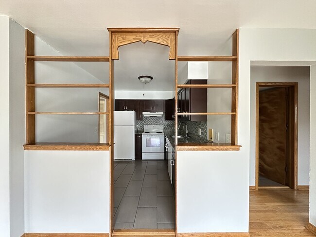 Foto del edificio - 1026 S River Rd