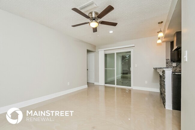 Building Photo - 3818 Southview Dr