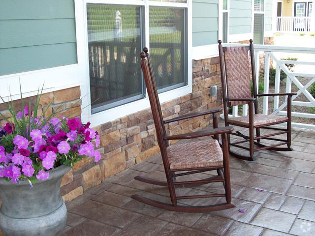 Área del patio - Knob Creek Apartments