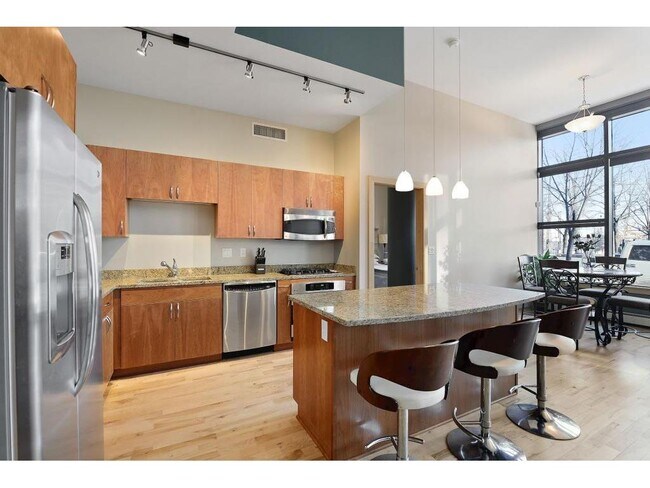Foto del edificio - 215 10th Ave S