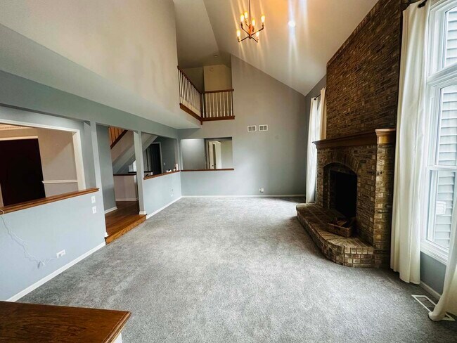 Building Photo - 1206 Shoreline Dr