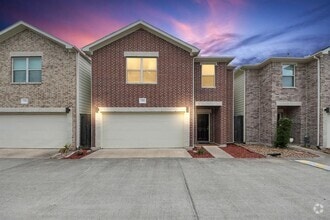 Building Photo - 3718 Main Poplar Dr