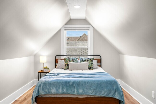 Foto del edificio - 639 Maple St