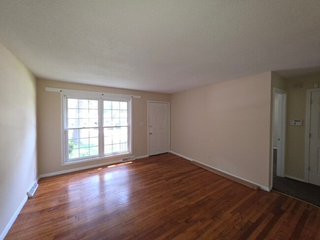 Foto del edificio - 3113 Erskine Dr