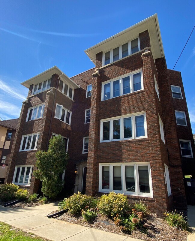 Foto del edificio - 10 E Gorham St