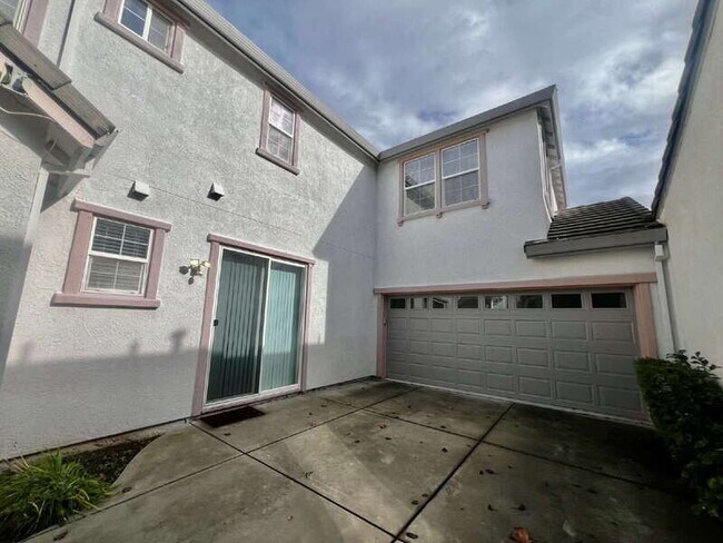 Foto del edificio - 668 Granite Ln