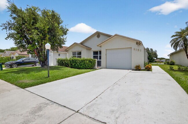 Foto del edificio - 9151 Pine Springs Dr