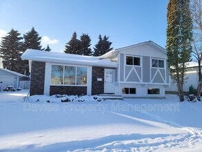 Building Photo - 14612-14662 62 St NW