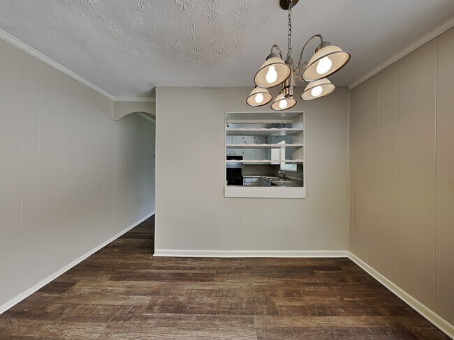 Foto del edificio - 5992 Monterey Dr