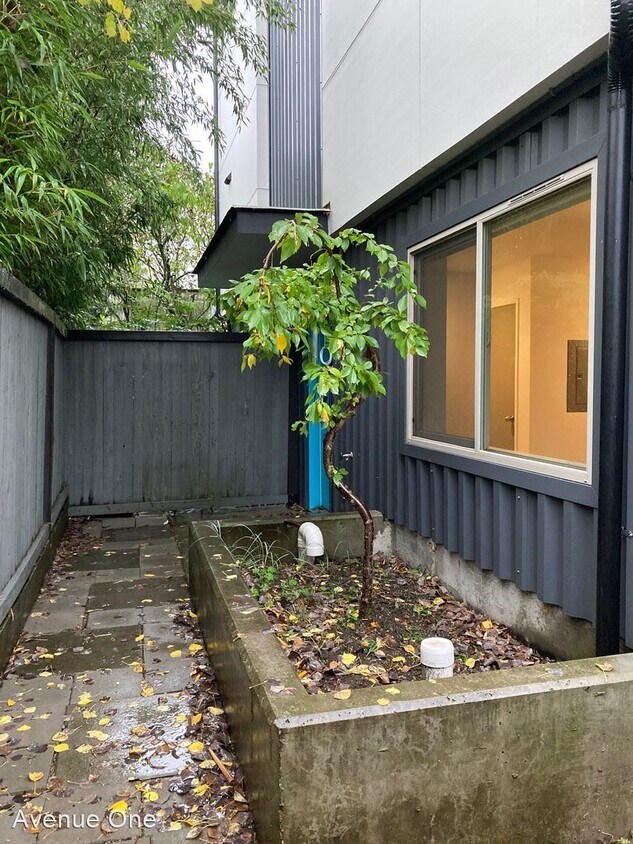Foto del edificio - 3 br, 2 bath House - 830B NW 63rd St