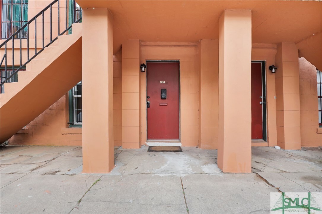 Foto principal - 703 Barnard St