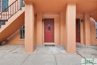 Building Photo - 703 Barnard St