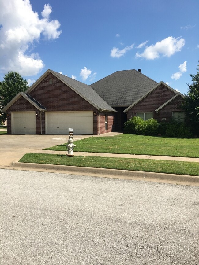 Building Photo - 4109 W Stoney Bend Dr