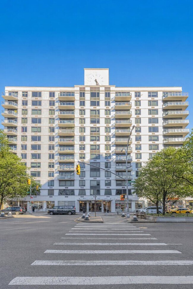 Foto del edificio - 250 E Houston St