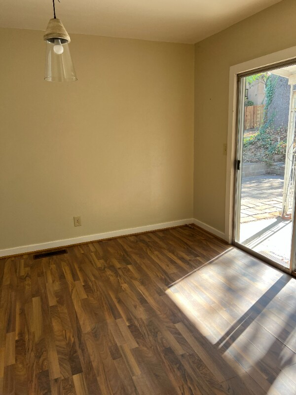 Foto del edificio - 150 Highland Dr