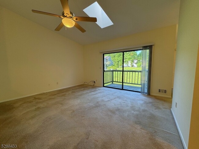 Building Photo - 1608 Spruce Hills Dr
