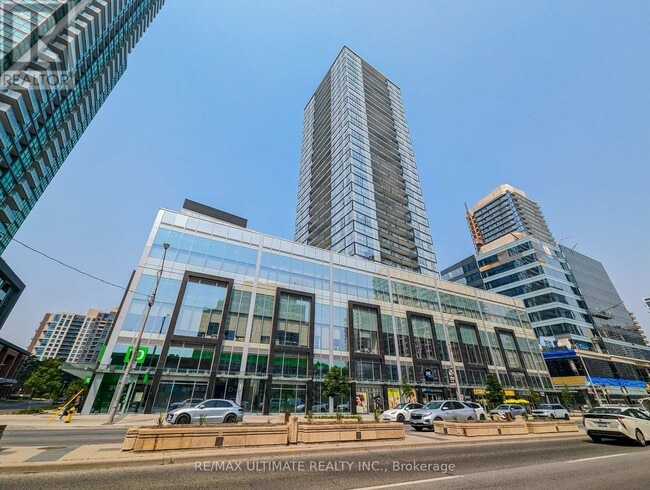 Building Photo - 5180 Yonge St