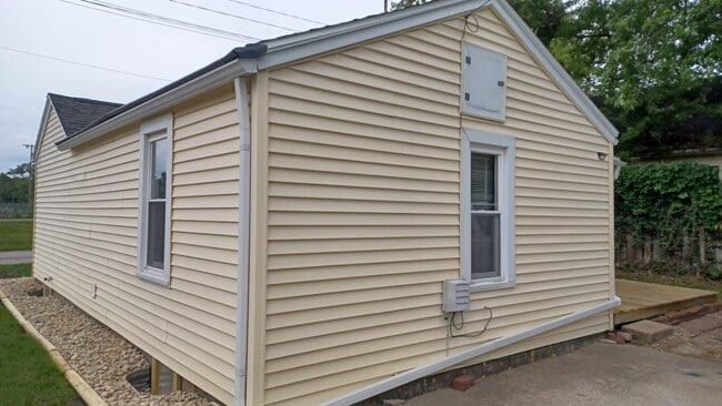 Southwest exterior - 116 Railroad Ave