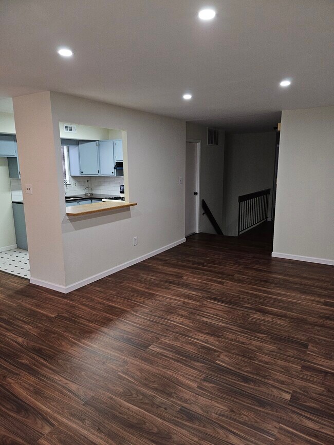 Foto del edificio - 1710 Tracey St