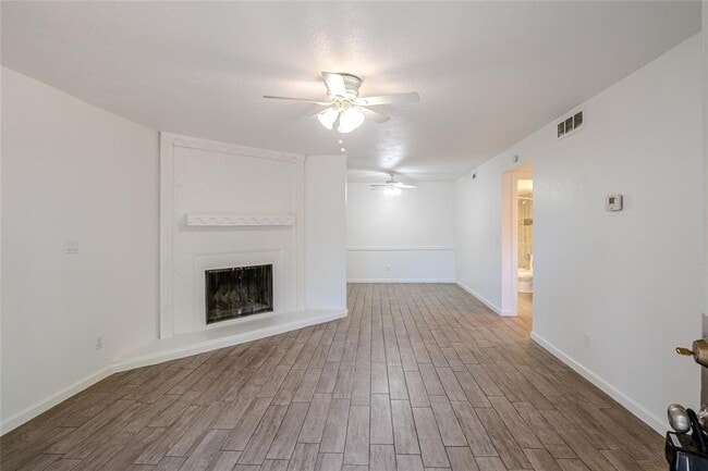 Building Photo - 6038 Northwest Expy