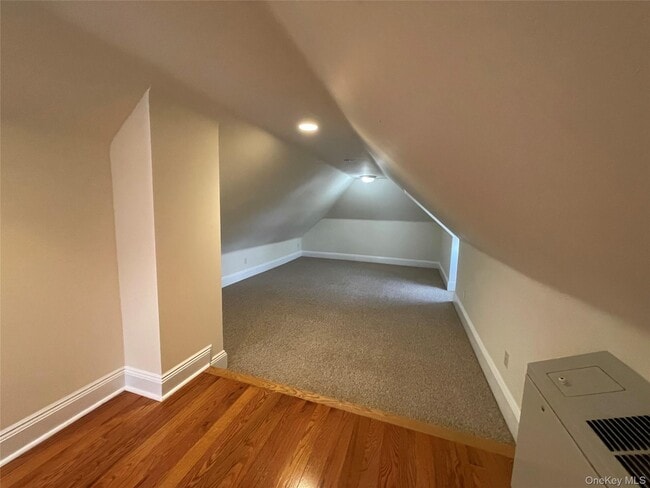 Building Photo - 139 S Broadway