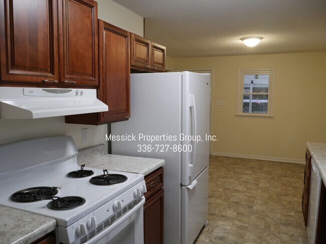 Foto del edificio - Quiet, Convenient Location, off Country Cl...