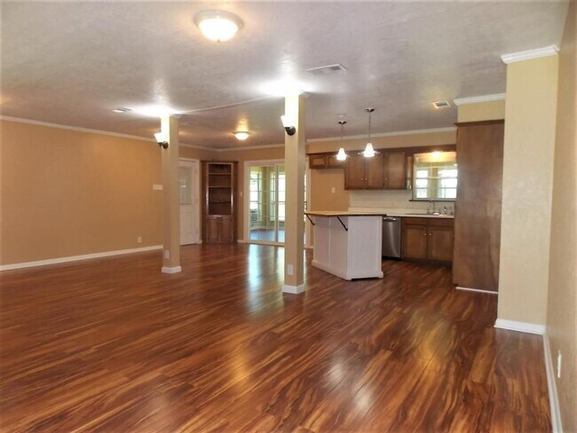 Foto del edificio - 4750 Fieldwood Ln