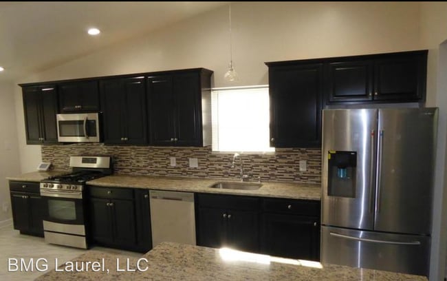 Building Photo - 4 br, 3 bath House - 110 Point Pleasant Road