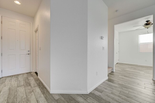 Foto del edificio - Single Family Home in Southwest Las Vegas