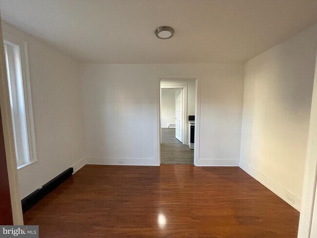 Building Photo - 176 Manheim St