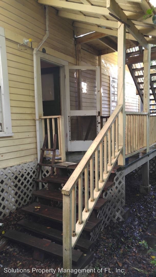 Foto del edificio - 1 br, 1 bath House - 15 Oak St #2