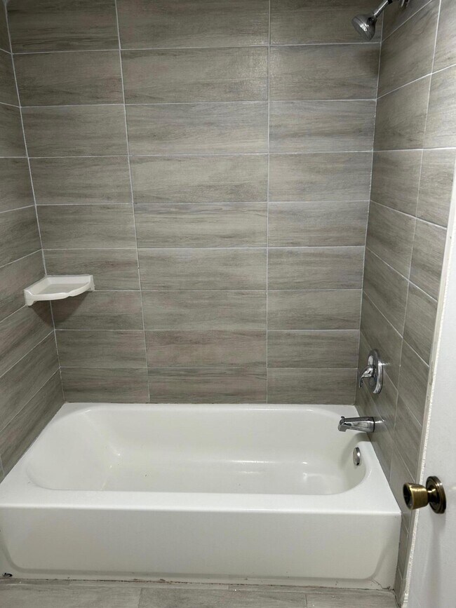 Foto del edificio - 1401 Village Blvd