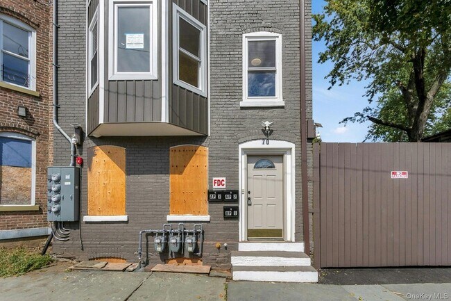 Foto del edificio - 70 Van Ness St