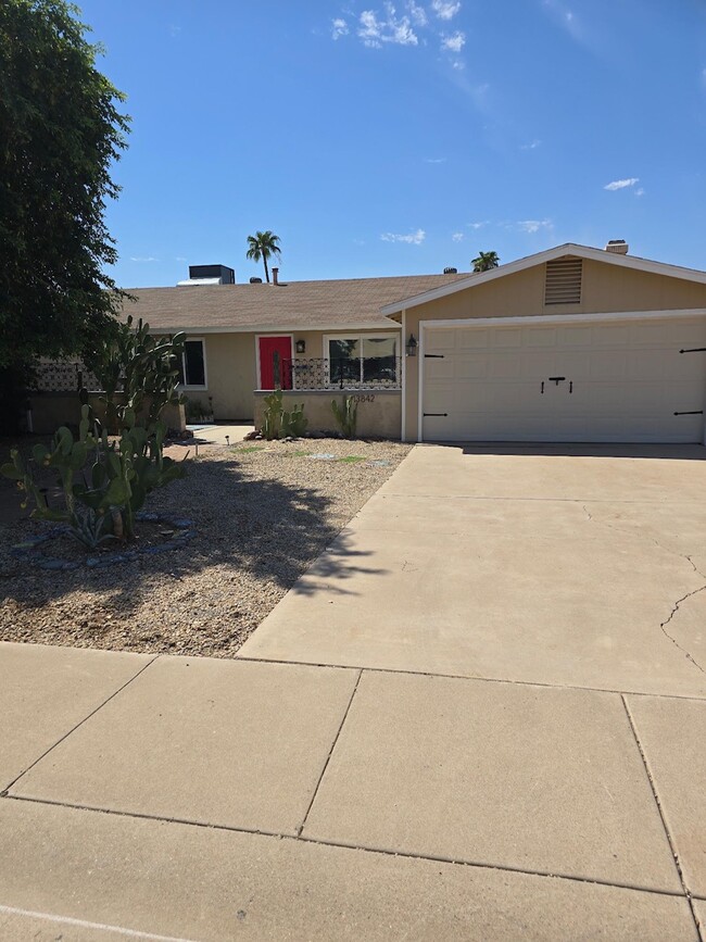 Building Photo - 13842 N 38th St
