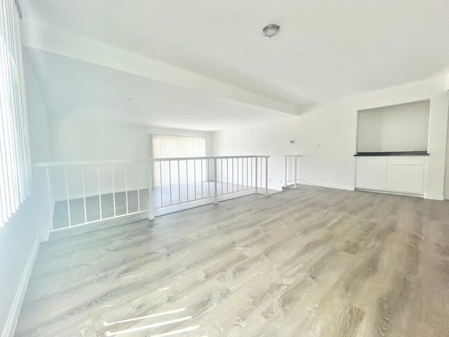 Foto del edificio - 4646 Natick Ave