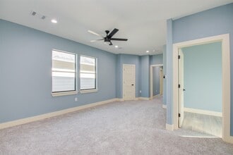 Building Photo - 6627 Apollo St