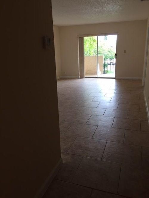 Foto del edificio - 10270 NW 35th St