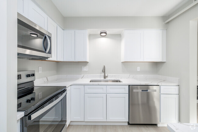 2BR, 1BA - 896SF - Kitchen - Residences at 1850