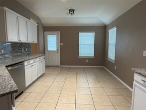 Building Photo - 9510 Barr Spring Dr
